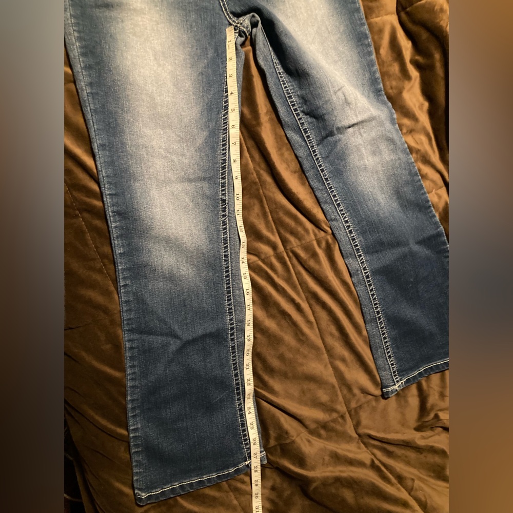 Wallflower brand, size 11 short, luscious curvy fit, Women's Blue Jeans - Picture 3 of 12